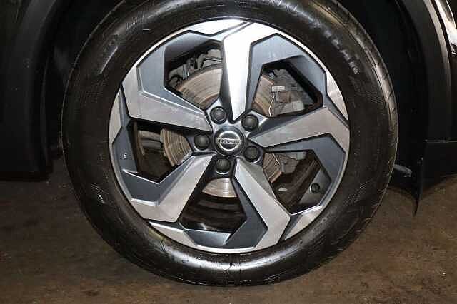 Nissan Qashqai 1.3 DIG-T MHEV Premiere Edition Euro 6 (s/s) 5dr