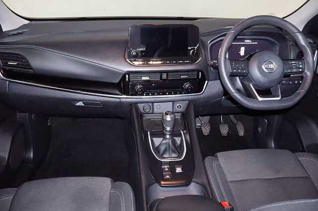 Nissan Qashqai 1.3 DIG-T MHEV Premiere Edition Euro 6 (s/s) 5dr