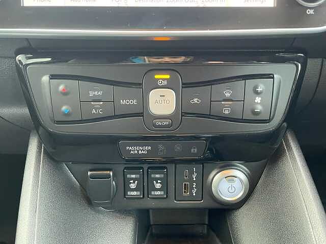 Nissan Leaf 40kWh N-Connecta Auto 5dr