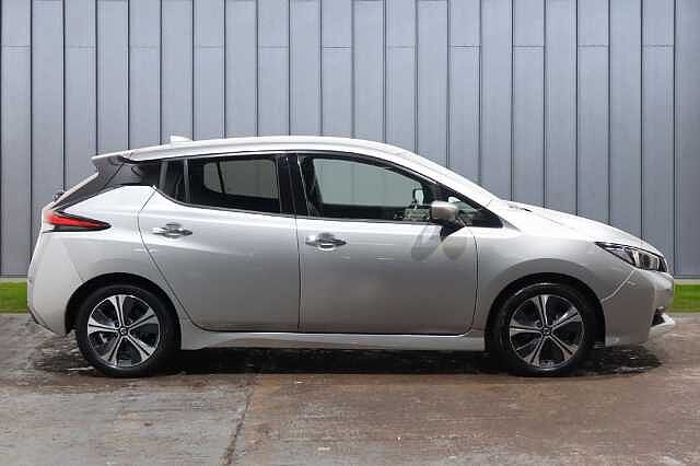 Nissan Leaf 40kWh N-Connecta Auto 5dr