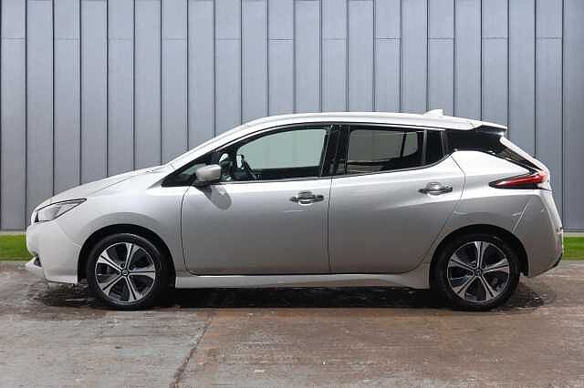 Nissan Leaf 40kWh N-Connecta Auto 5dr
