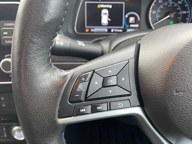 Nissan Leaf 40kWh N-Connecta Auto 5dr