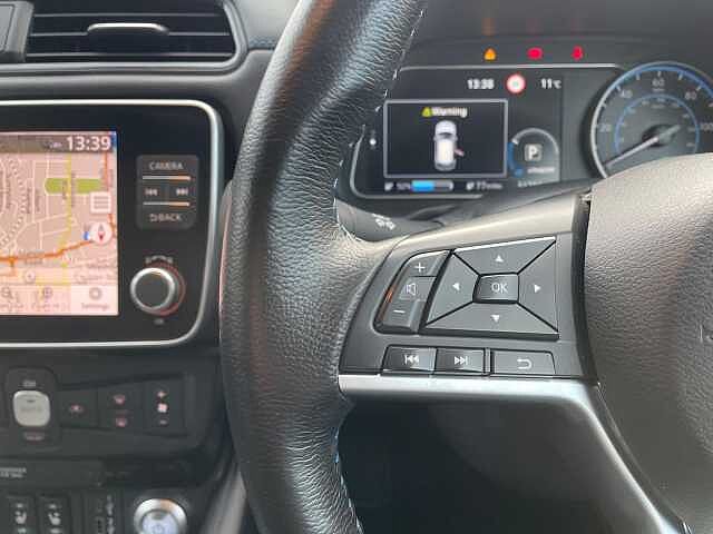 Nissan Leaf 40kWh N-Connecta Auto 5dr