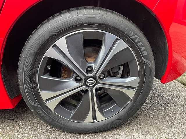 Nissan Leaf 40kWh N-Connecta Auto 5dr