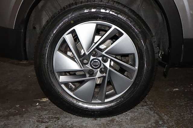 Nissan Qashqai 1.3 DIG-T MHEV Acenta Premium XTRON Euro 6 (s/s) 5dr