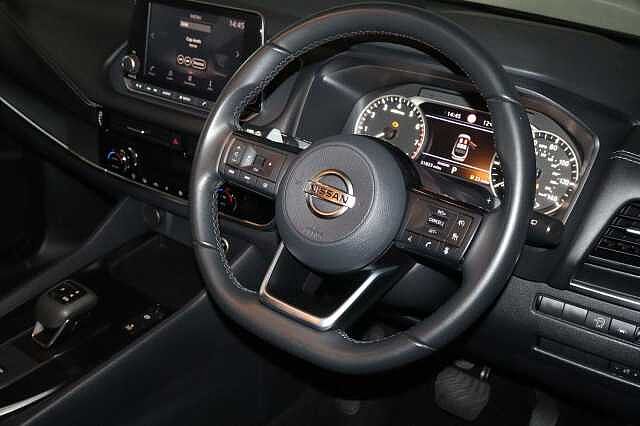 Nissan Qashqai 1.3 DIG-T MHEV Acenta Premium XTRON Euro 6 (s/s) 5dr