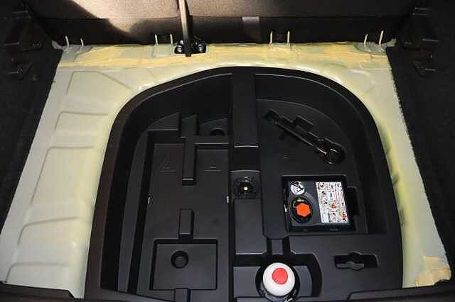 Nissan Juke 1.0 DIG-T Tekna DCT Auto Euro 6 (s/s) 5dr