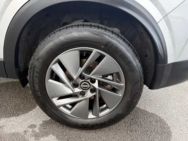 Nissan Qashqai 1.3 DIG-T MHEV Acenta Premium XTRON Euro 6 (s/s) 5dr