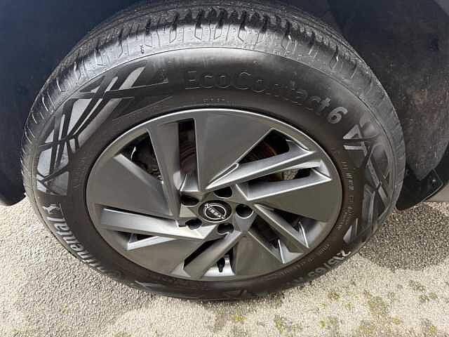 Nissan Qashqai 1.3 DIG-T MHEV Acenta Premium XTRON Euro 6 (s/s) 5dr