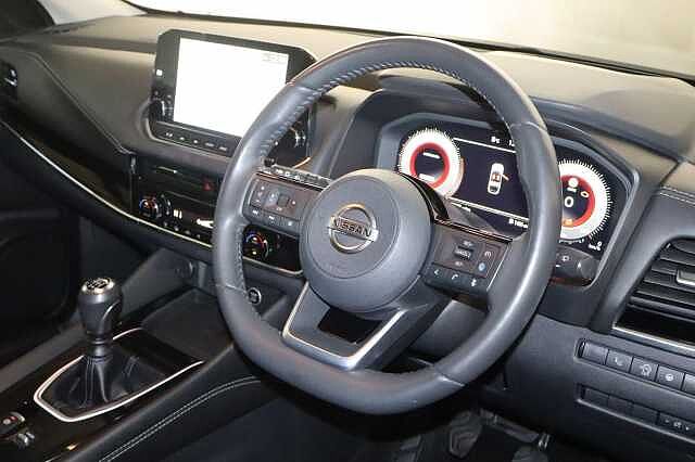 Nissan Qashqai 1.3 DIG-T MHEV Premiere Edition Euro 6 (s/s) 5dr