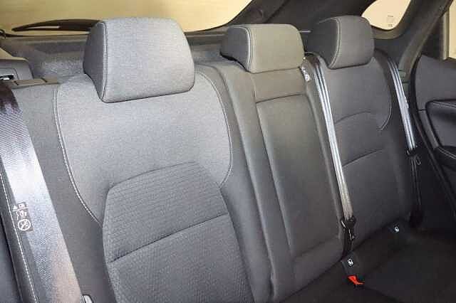 Nissan Qashqai 1.3 DIG-T MHEV Premiere Edition Euro 6 (s/s) 5dr