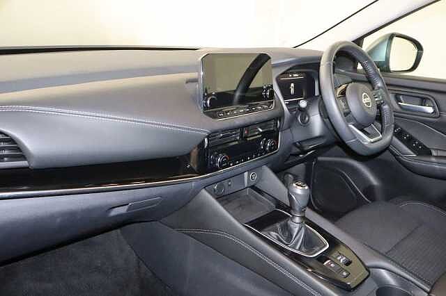 Nissan Qashqai 1.3 DIG-T MHEV Premiere Edition Euro 6 (s/s) 5dr