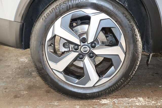 Nissan Qashqai 1.3 DIG-T MHEV Premiere Edition Euro 6 (s/s) 5dr