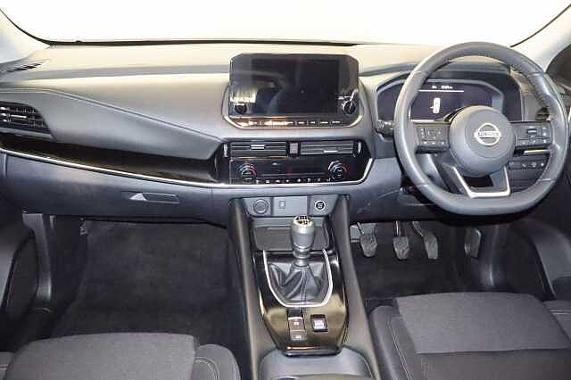 Nissan Qashqai 1.3 DIG-T MHEV Premiere Edition Euro 6 (s/s) 5dr